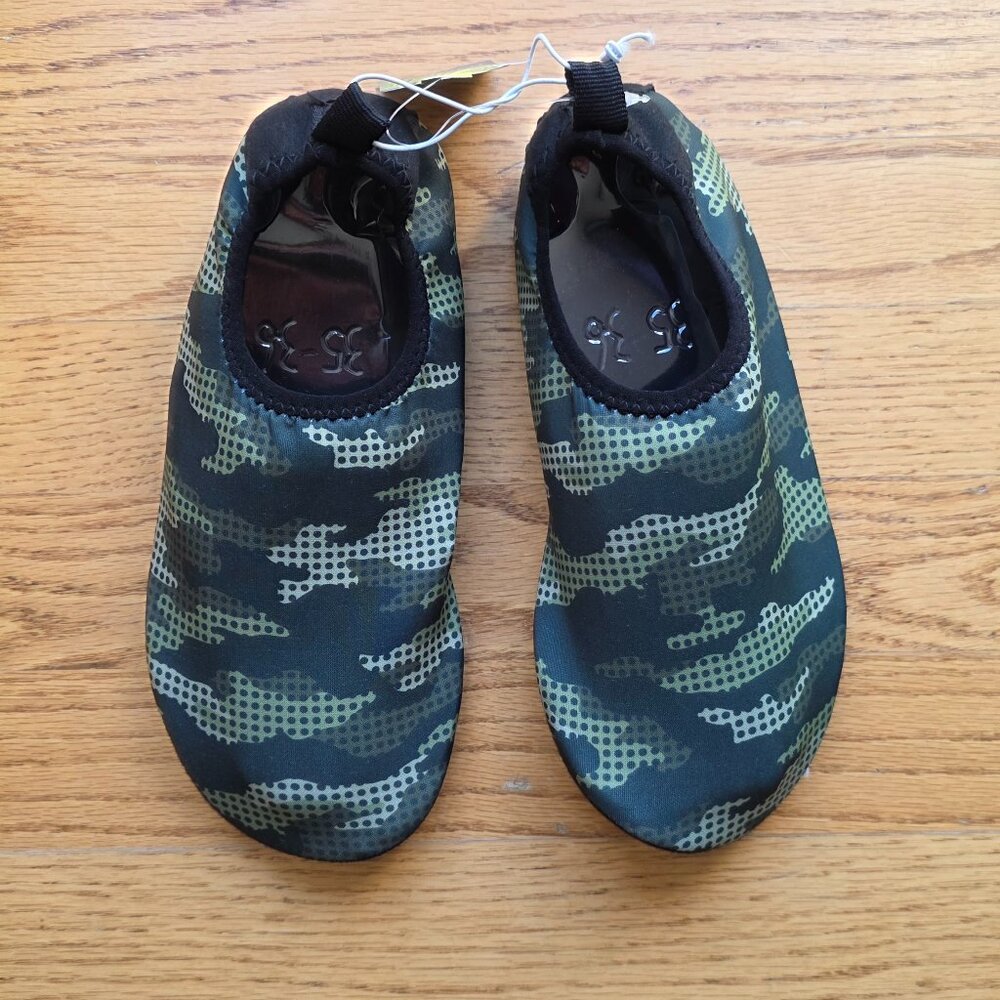 Boy's Water Socks | Size 3-4 | Green Camo Beach Water Shoes Rubber Sole NWT